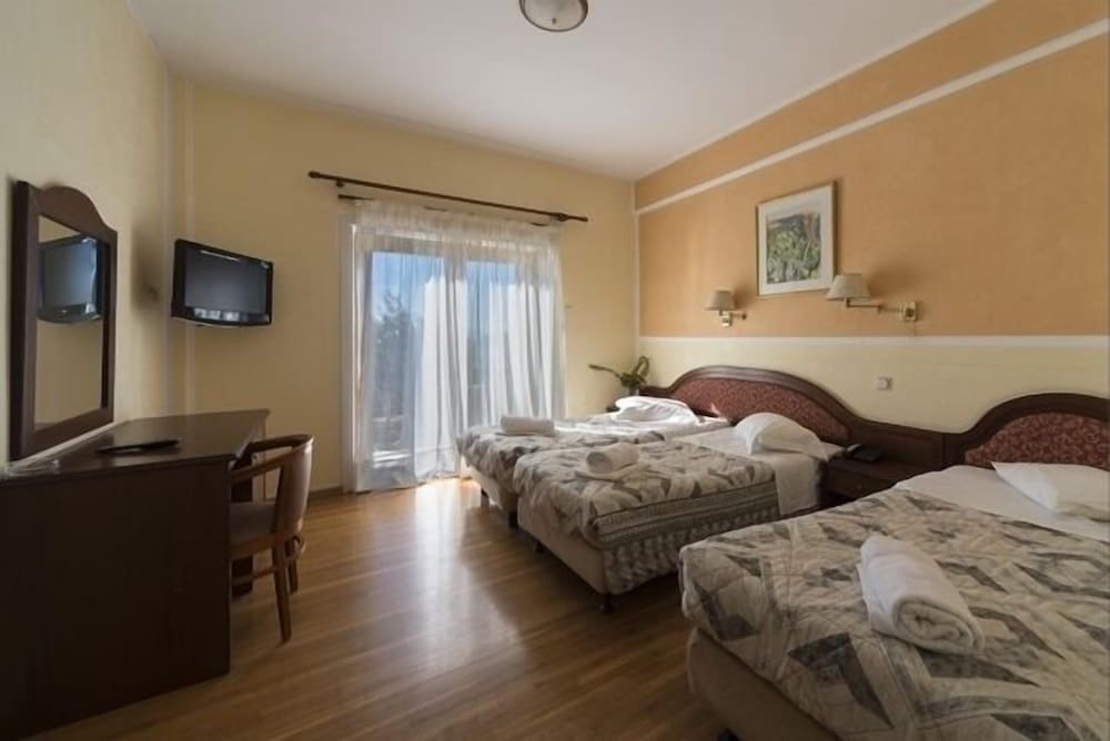 Standard Triple Room photo 2