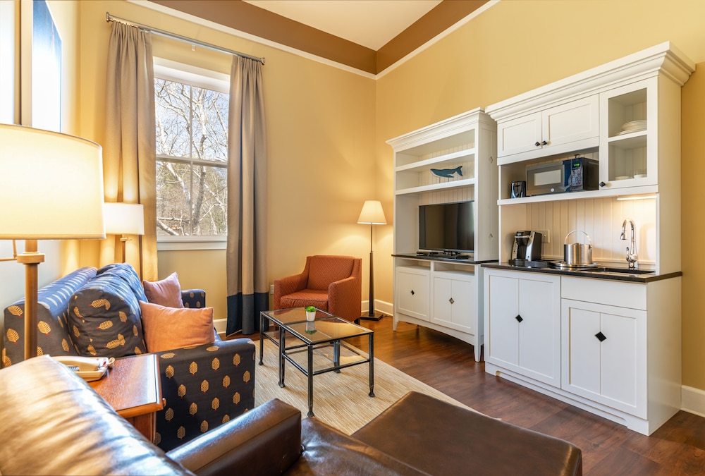 King Suite with Sitting Area
