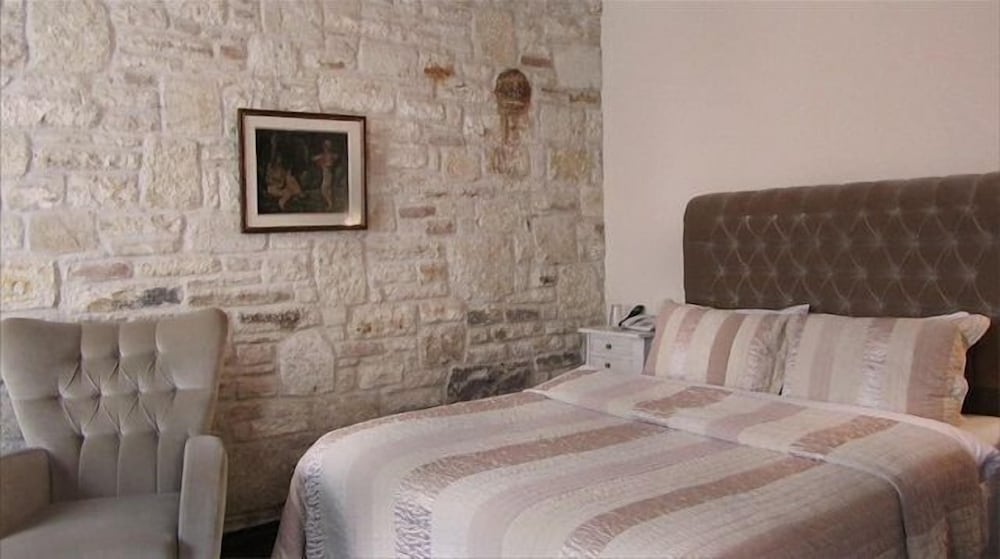 Deluxe Double or Twin Room (Single Use) photo 1