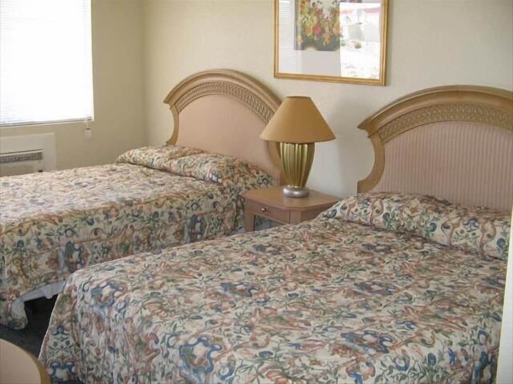 Suite, 2 Queen Beds photo 1