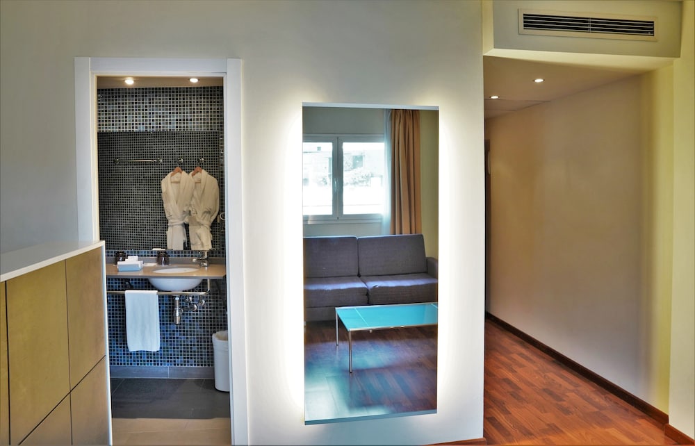 Junior Suite (2 Adults + 2 children) - Photo 7