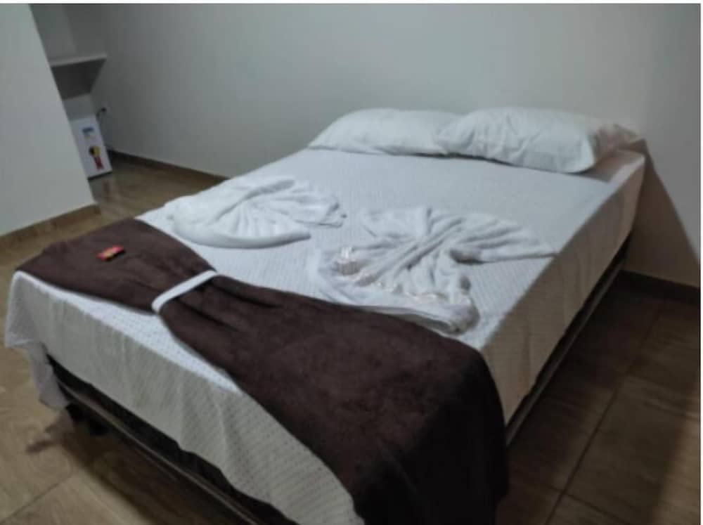Deluxe Double or Twin Room - Photo 3