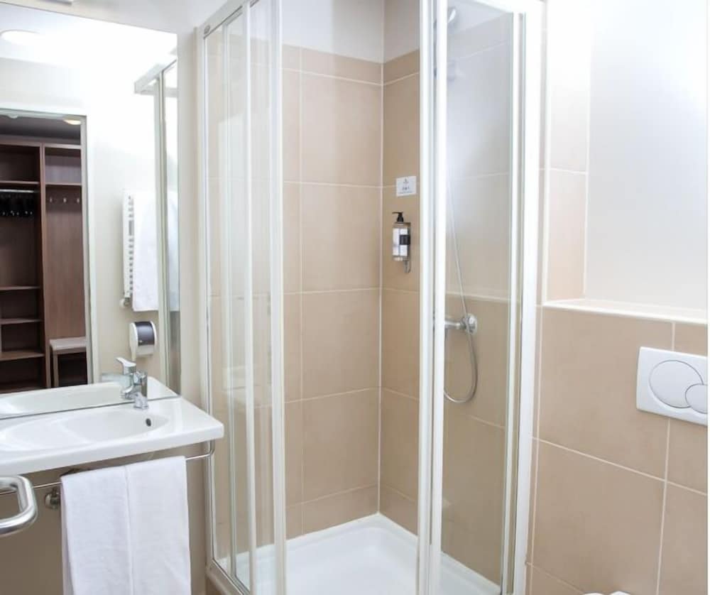 Standard Triple Room - Photo 3