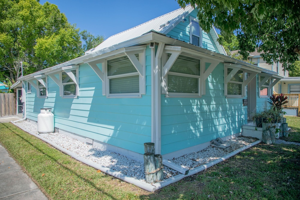 Family Home with Private Pool Yard Only 24 Mi to Disney, Bilde 3