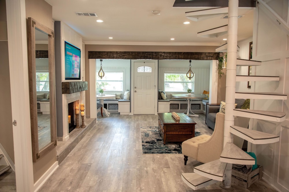 Family Home with Private Pool Yard Only 24 Mi to Disney, Bilde 13