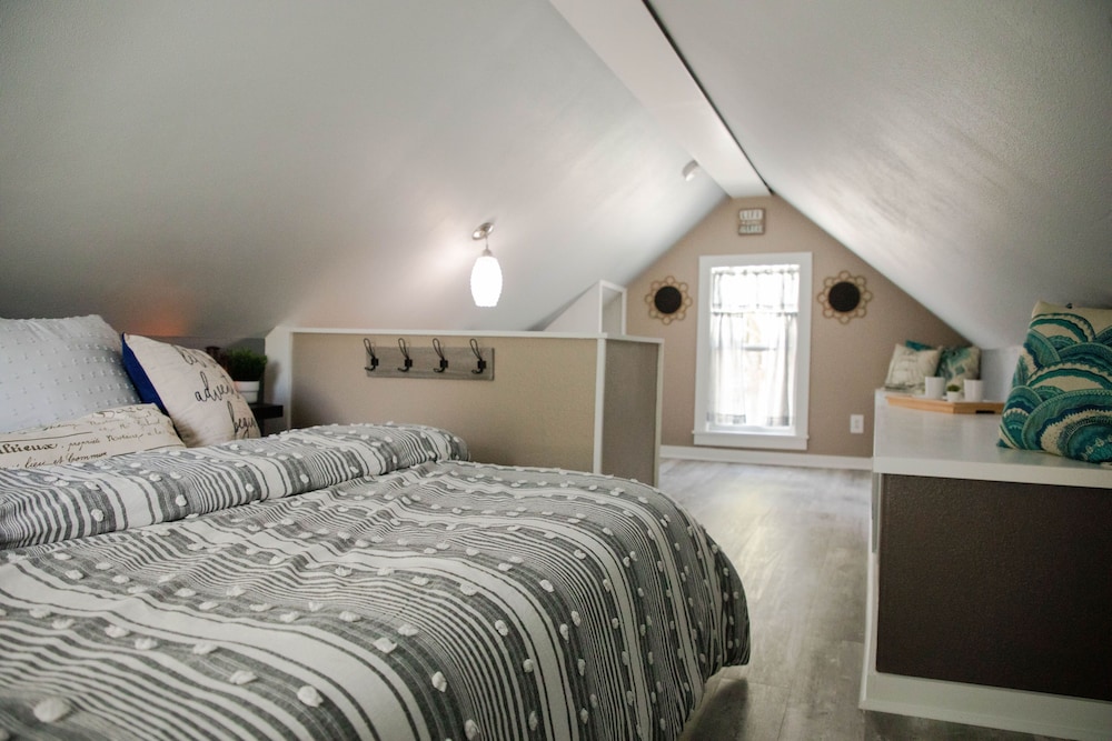 Family Home with Private Pool Yard Only 24 Mi to Disney, Bilde 12