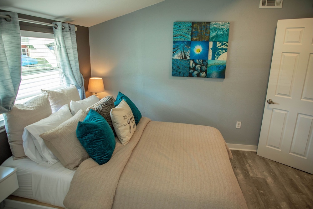 Family Home with Private Pool Yard Only 24 Mi to Disney, Bilde 30