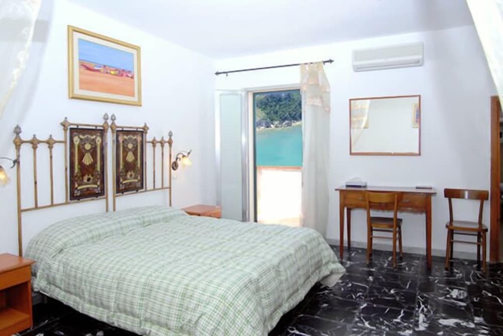 Double Room, Sea View