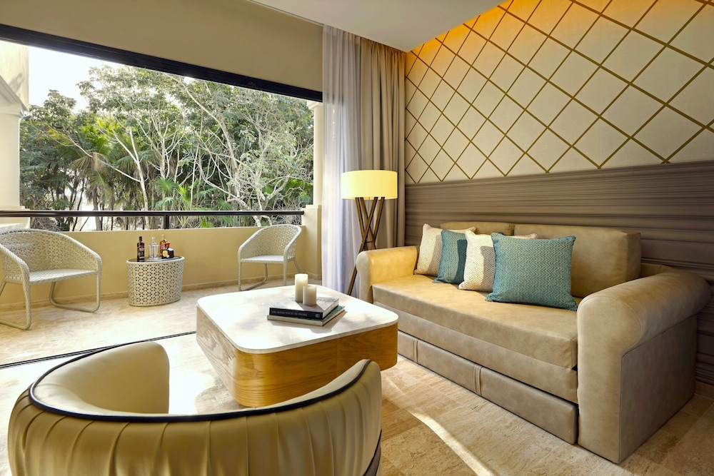 Suite Poolside