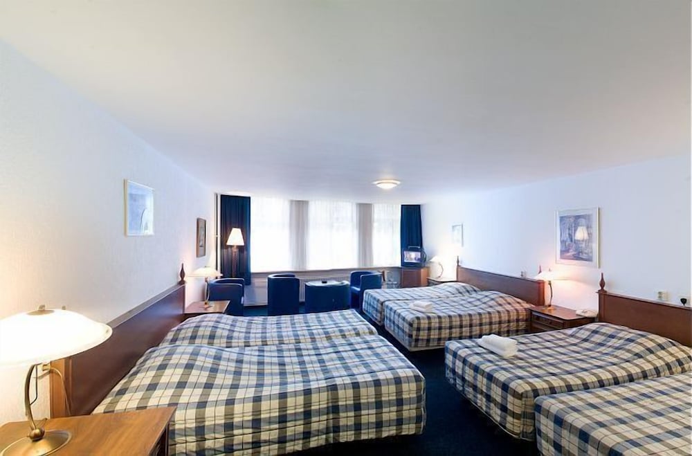 Family Room photo 1