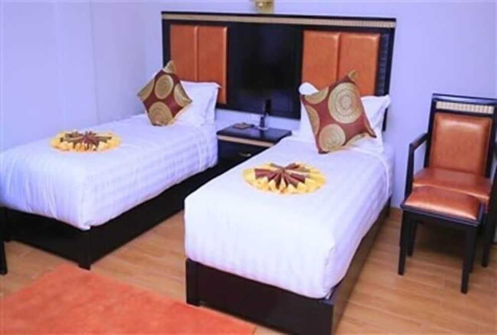 Standard Twin Room, 2 Twin Beds photo 2