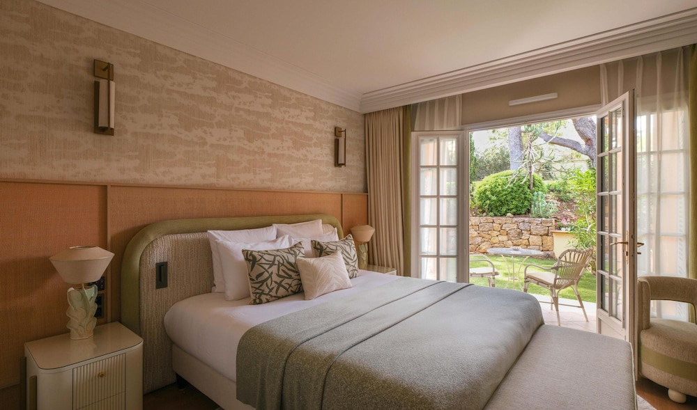 Executive Room - Photo 8