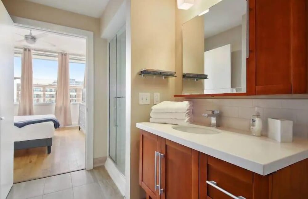 Panoramic Condo, 1 Bedroom, Non Smoking, City View