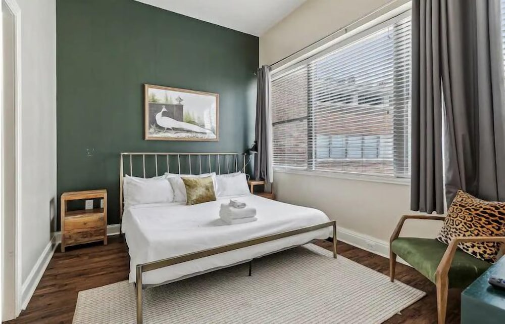 Signature Condo, 2 Bedrooms, Non Smoking, City View