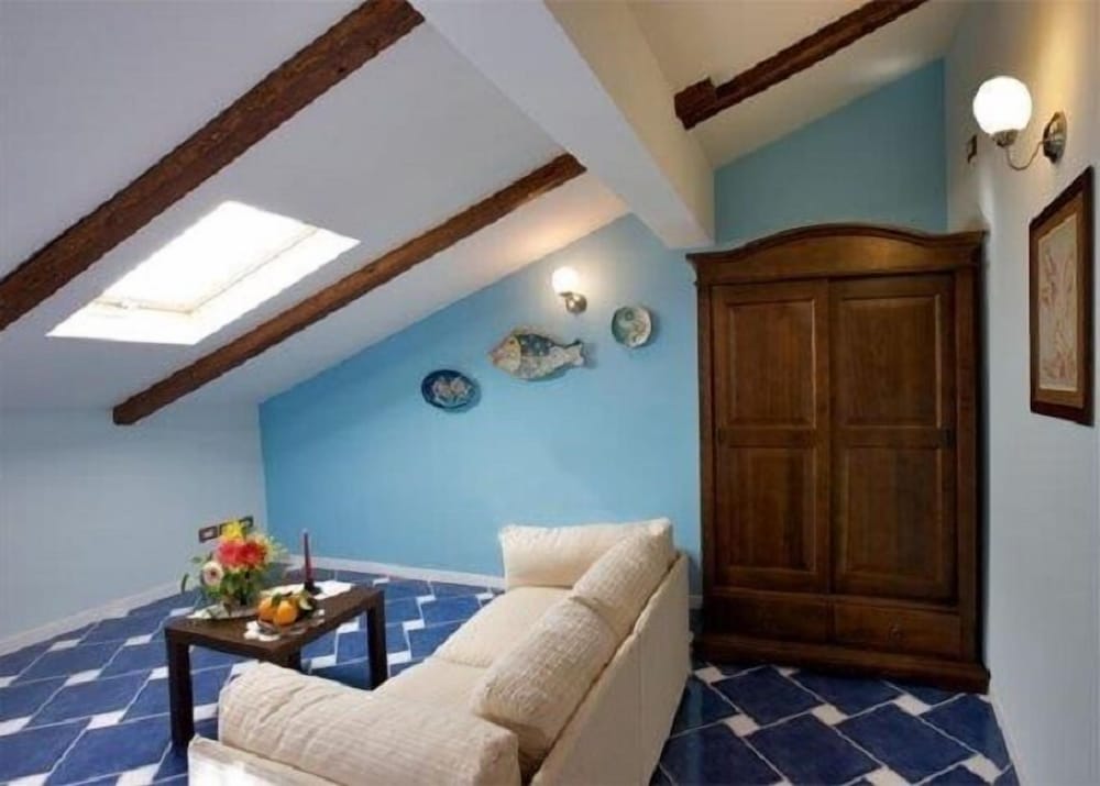 Deluxe Double Room, 1 Queen Bed With Sofa Bed (Maestrale) photo 3
