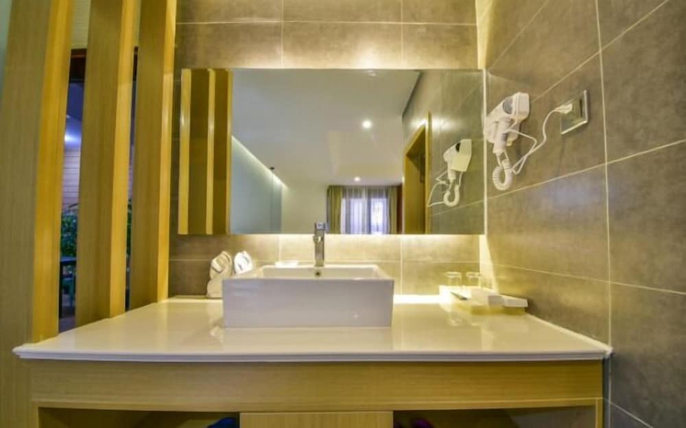 Superior Double Room(Chinese Domestic Guest Only) photo 3
