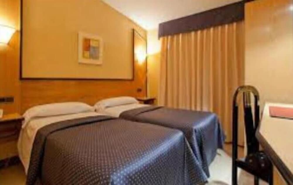 Standard Double Room - Photo 1