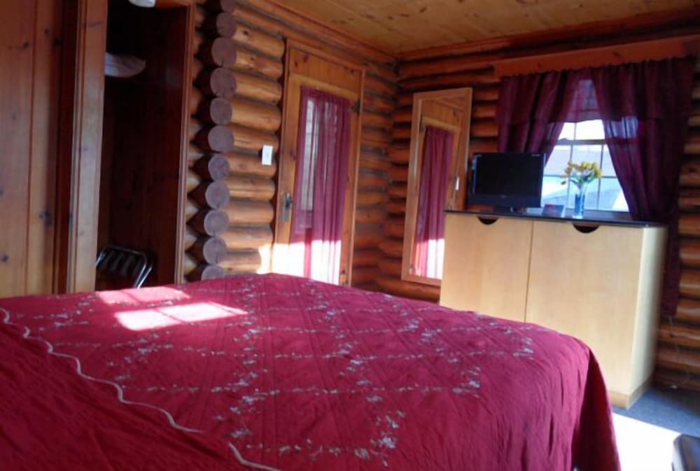 Log Cabin On The Brook photo 3
