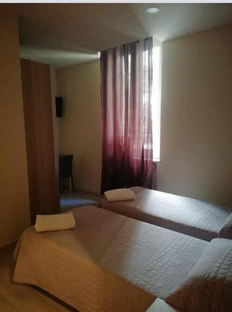 Twin Room, 2 Twin Beds photo 3