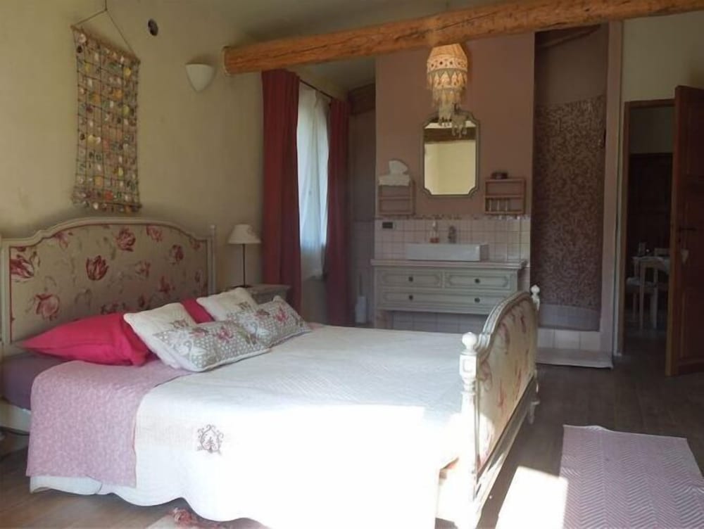 Classic Double Room, 1 Queen Bed photo 1