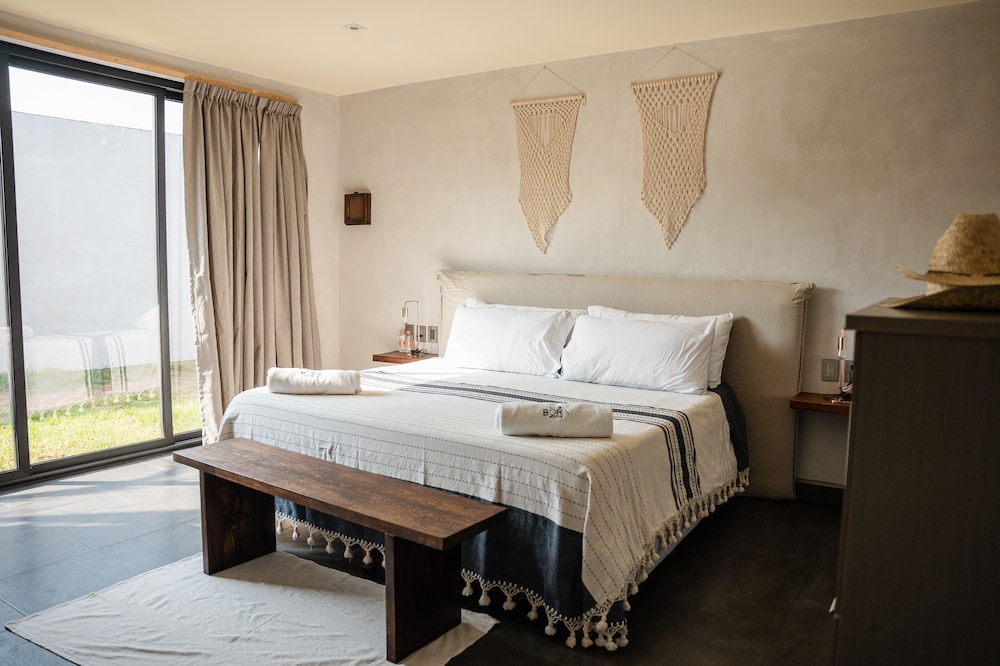 Deluxe Studio Suite - Photo 1