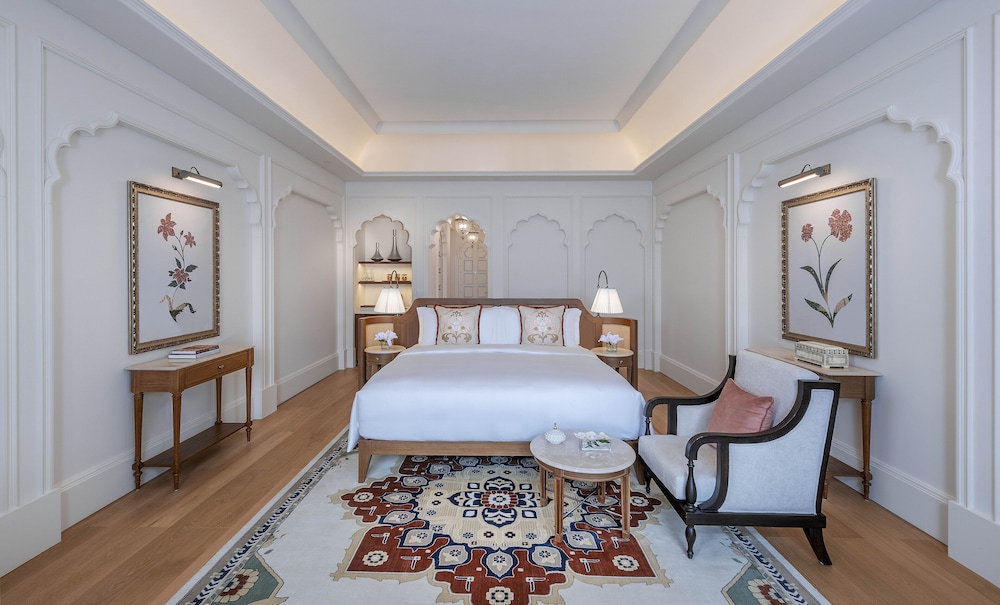 Deluxe Room, 1 King Bed