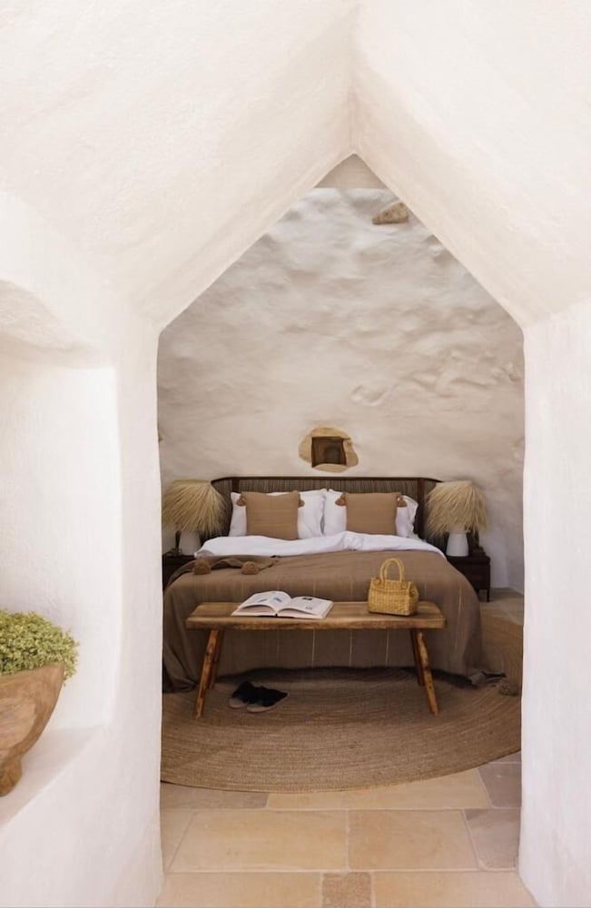 Traditional Studio Suite, 1 Queen Bed