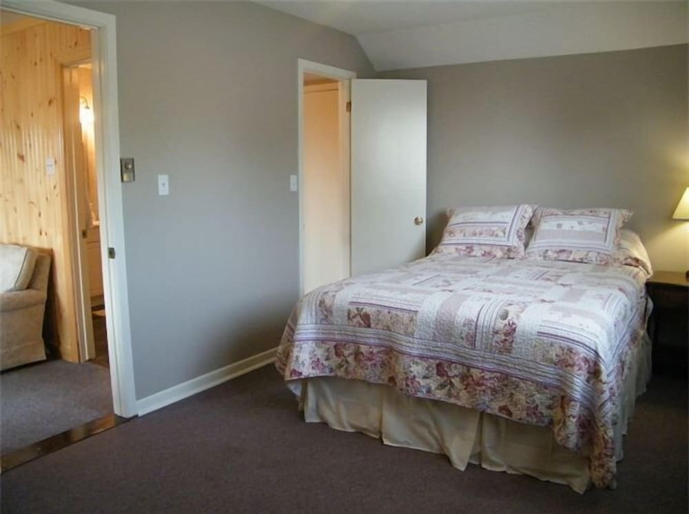Condo, 2 Bedrooms photo 3