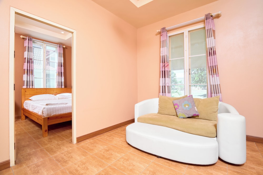 House, 2 Queen Beds, Patio, Garden View photo 3