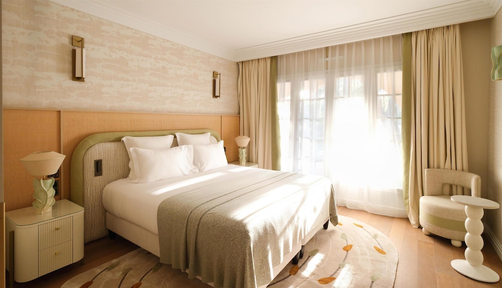Executive Room - Photo 1