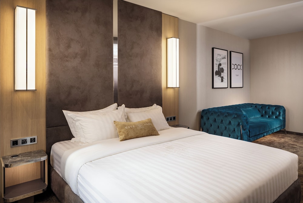 Deluxe Double Room, Balcony - Photo 5