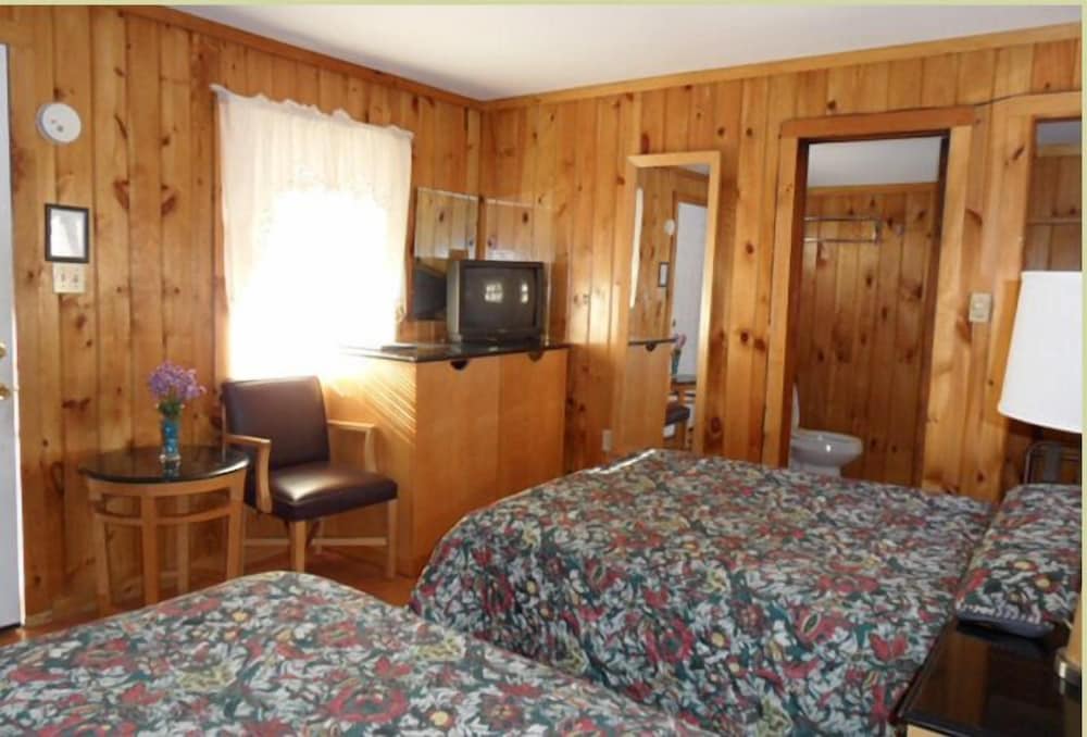 Brown Cabins with Two Beds photo 1