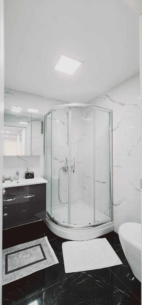 Luxury Apartment photo 3