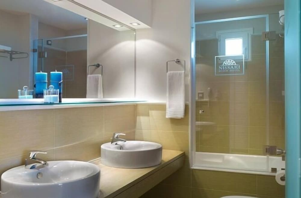 Suite, One Bedroom (2-4 adults) photo 2