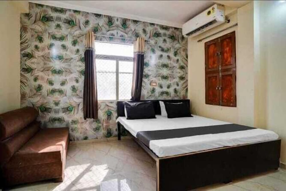 Deluxe Room, City View