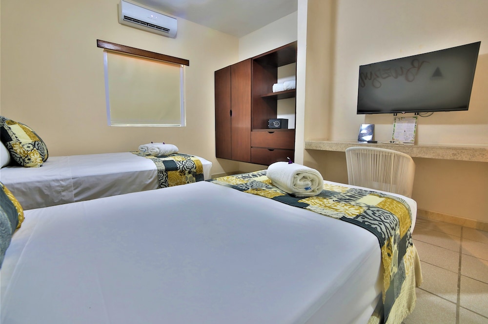 Standard Double Room, Multiple Beds - Photo 6