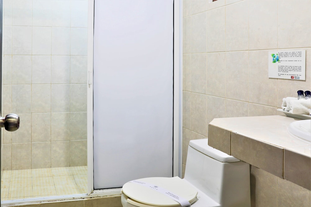 Standard Double Room - Photo 15