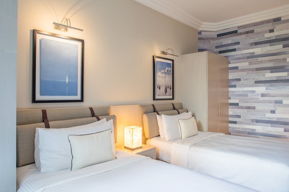 Classic Room, Multiple Beds (Sunset View) - Photo 4