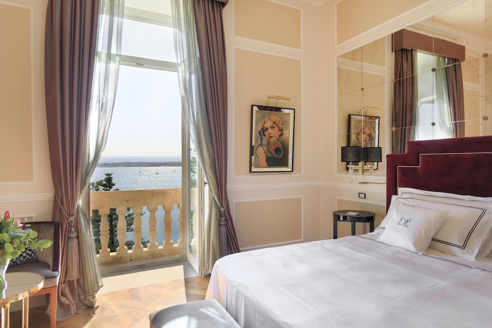 Superior Room, 1 King Bed, Sea View - Photo 2