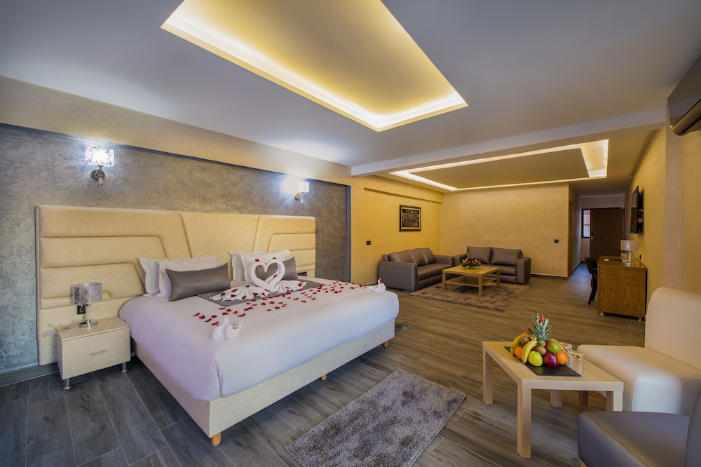 Suite with Jacuzzi photo 3