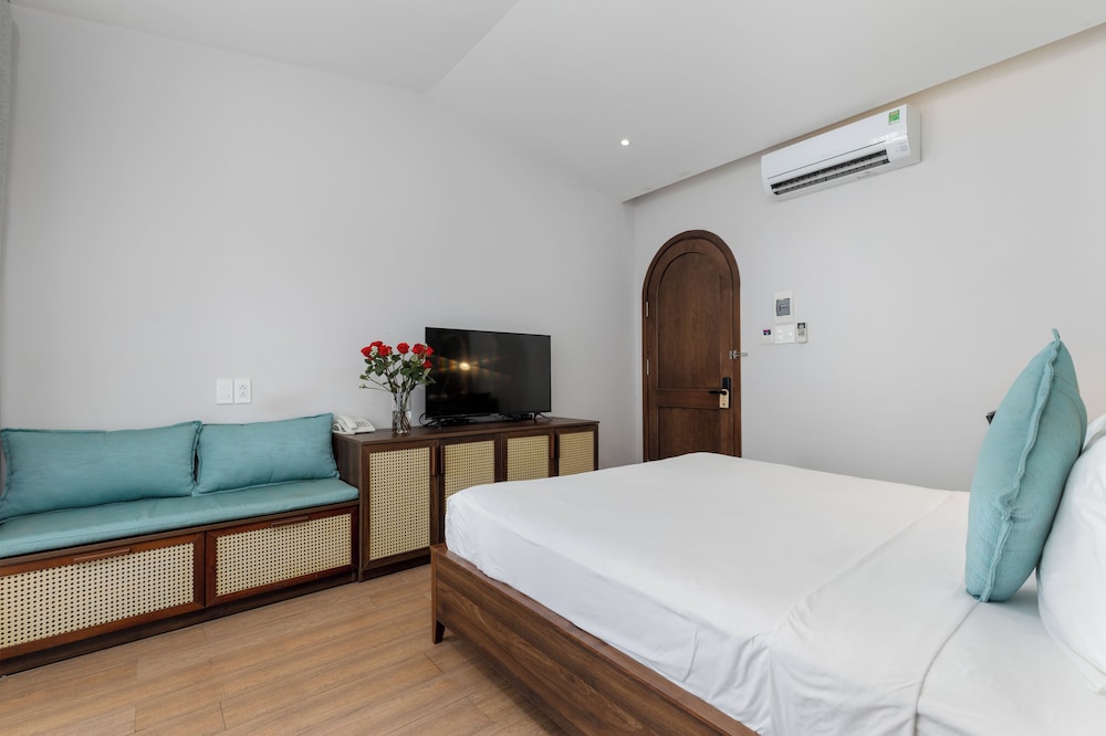 Superior Double Room, Balcony - Photo 8