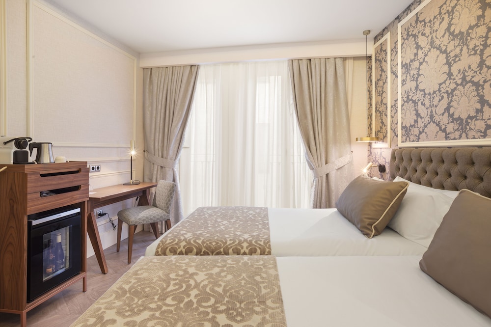 Double Room - Photo 5