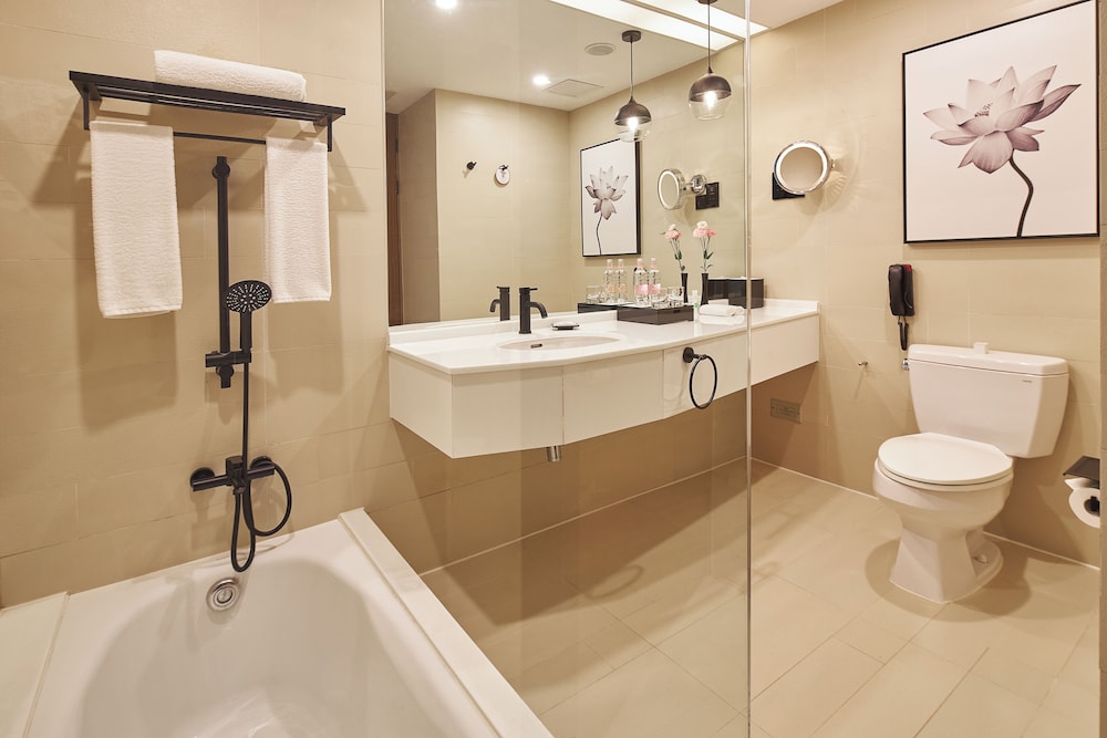 Superior King Room - Photo 4