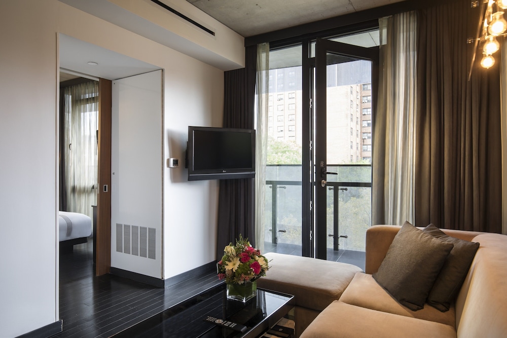 Allen Suite photo 1