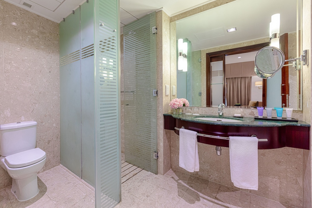 Apartment, 2 Bedrooms (Burj View) - Photo 2