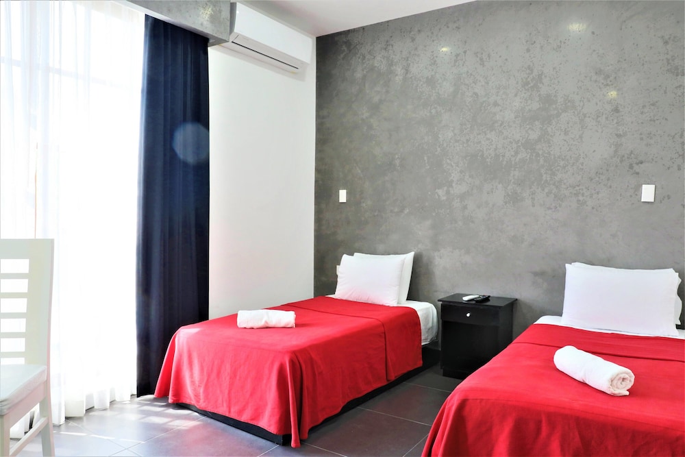 Deluxe Twin Room - Photo 2