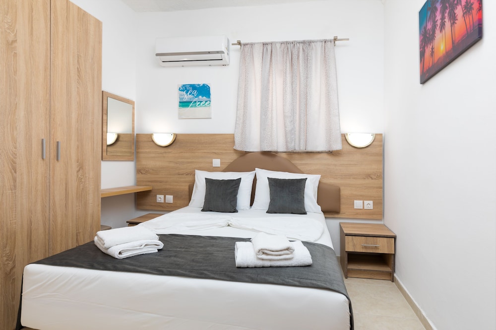 Deluxe Suite, 3 Bedrooms, Private Pool, Garden View