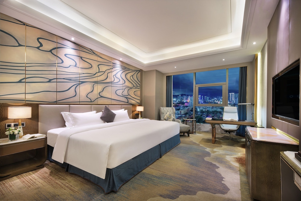 Luxury Twin Room, City View photo 1