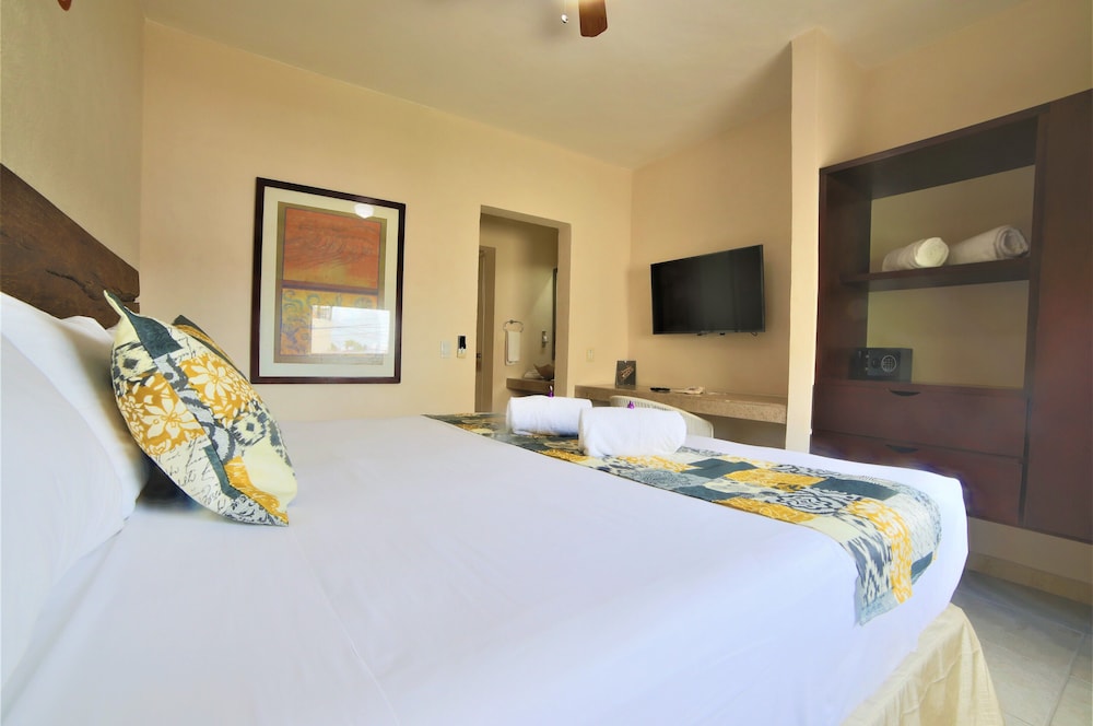 Standard Room, 1 King Bed - Photo 14