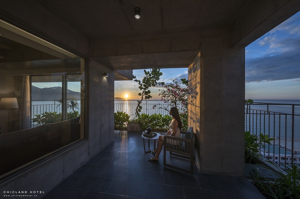 Apartment, 2 Bedrooms, Balcony, Oceanfront photo 2